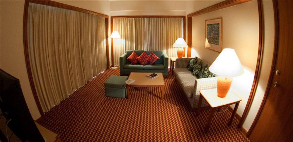 Parkcity Everly Hotel ミリ エクステリア 写真